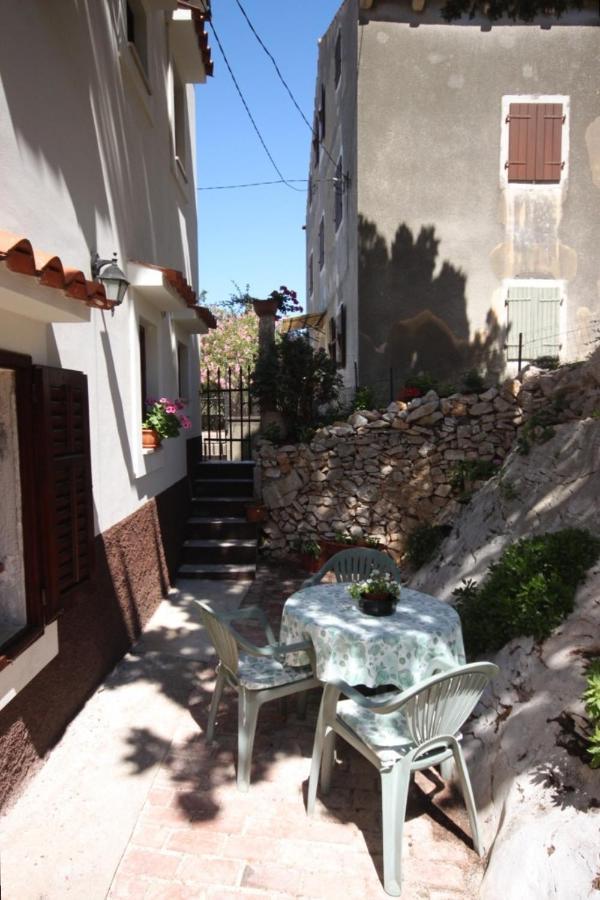 Apartments And Rooms With Parking Space Cunski, Losinj - 2498 Exterior photo