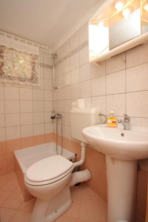 Apartments And Rooms With Parking Space Cunski, Losinj - 2498 Exterior photo